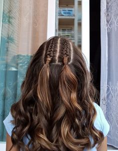 Hairstyles For Brown Hair Braids, Mini Hairstyles, Haircut Selfie, Photo Hijab, Cute Hairstyle, Daily Hairstyles, Hairdos For Curly Hair, Hijab Girl, Penteado Cabelo Curto