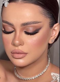 Brides Makeup, 60s Makeup, Hair Care Oils, Eye Makeup Styles, Pretty Makeup Looks, Formal Makeup, Chic Makeup