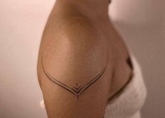 Minimal Tatoos Ideas, Dainty Lower Arm Tattoos, Minimal Lines Tattoo, Small Underarm Tattoo Women, Boho Back Tattoo Women, Best Small Tattoos For Women Classy, Body Side Tattoo, Natural Tattoo Ideas, Small Minimalist Tattoos For Women