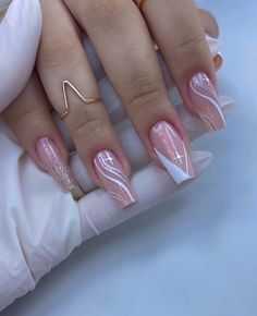 Graduation Nails Ideas, Classy Nail Art Ideas, Quick Nail Art, Graduation Nails, Girly Acrylic Nails, Simple Acrylic Nails