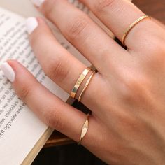 Gold Minimalist Jewelry, How To Wear Rings, Gold Rings Simple, Gold Rings Fashion, Golden Glow