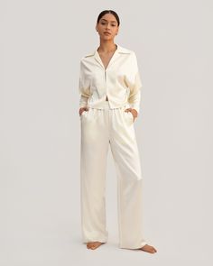 Silk Pullover Pajama Set, We've turned the classic pajama set into a 90s-inspired silk sleepwear set embodying on-trend minimalism and neutral aesthetic. Neutral Pajamas, Silk Comforter, Silk Pajamas Women, Silk Bedding Set, Silk Clothes, Silk Nightwear, Classic Pajamas, Elegant Scarves, Neutral Aesthetic