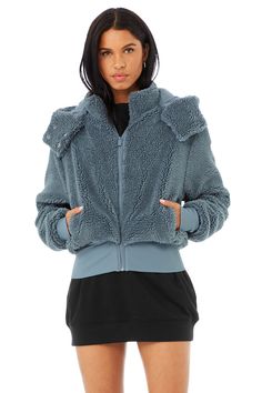 Foxy Sherpa Jacket - Camel | Alo Yoga High Collar Jacket, Boss Brand, Workout Tights, Cute Skirt, Blue Steel, Sherpa Jacket, Back Women, Oversized Silhouette, Best Yoga