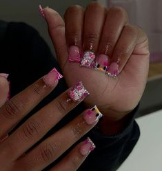 Nails Inspo Pink, Coquette Accessories, Kylie Nails, Nail Piercing, Hello Nails