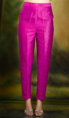 Elevate your office wardrobe with these hot pink raw silk pants from Swiss Boutique! The wide-leg style and ankle length make them perfect for any occasion - from business meetings to weddings. Silk fabric ensures comfort while looking stylish. 💕👖 Don't miss out on this handmade masterpiece! #silkpants #officewear #womenstrousers #swissboutique #handmadepants #pinkpants #eBay #eBaySeller #Women #Pants #Regular #Silk #eBayStore #Pink #SwissBoutique #Wedding #Formal #PartyCocktail #Slim Trouser Pants Pattern, डिजाइनर कपड़े, Design Kurta, Silk Kurti Designs, Salwar Pants, Salwar Pattern, Indian Designer Suits, Salwar Designs, Long Kurti Designs