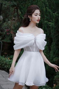 Victoria Style, Fancy Short Dresses, Cute Dresses For Party, Girls Dress Outfits, Stylish Wedding Dresses, Fashion Sketches Dresses, Coat Trends, Fancy Dresses Long, Modest Dresses Casual