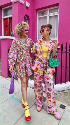 Mix Match Prints Outfits, Colourful Shoes Outfit, Pink And Lime Green Outfits, Cute Colourful Outfits, Dopamine Dressing Outfit Summer, Matching Color Outfits, Fun Colorful Outfits, Colorful Alternative Fashion, Funky Style Outfits