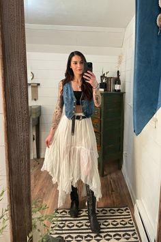 Bluegrass Aesthetic Outfit, Country Music Outfits Concert, Cowboy Chic Outfit, Yallternative Outfit, Tyler Childers Concert Outfit, Line Dancing Outfit, 70s Western Fashion, Hozier Concert Outfit, Boho Skirt Outfit