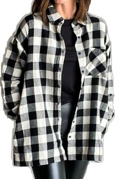 Oversized Plaid Flannel Shirt With Pockets, Oversized Black Flannel Shirt For Winter, Oversized Black Flannel Shirt For Fall, Everyday Plaid Flannel Shirt With Pockets, Black Shacket For Everyday Fall Use, Black Everyday Shacket For Fall, Casual Gingham Shirt For Fall, Black Flannel Tops With Pockets, Relaxed Fit Plaid Flannel Shacket