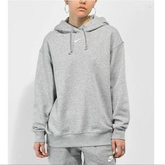 New With Tags Oversize Fit Grey/White Logo Nike White Hoodie For Loungewear, White Nike Hoodie For Loungewear, Nike Heather Grey Casual Sweatshirt, Nike Hoodies For Women, Essentials Sweatshirt, Hoodie Zumiez, Nike Essentials, Nike Cropped Hoodie, Plus Size Sportswear