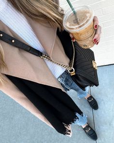 Winter Style, Chic Winter Outfit, Daily Look, Daily Outfit Inspo, Daily Outfit Inspiration, fashion blogger outfit, chic winter outfit, chic cold weather outfit, sweater and jeans womens outfit Jackson Instagram, Coffee Winter, Winter Sweater Outfits, Jeans Outfit Fall, Winter Layers, Cold Weather Outfit, Chic Winter Outfits, Fashion Blogger Outfit