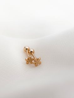 ✿ Tiny Daisy Flower Gold Stud Earrings ✿ Made of 18k gold filled metal with screw on backs making them incredibly comfortable to wear.  Hypoallergenic, lead free, nickel free. Great for people with sensitive ears! Handmade in my home studio in Brookings, SD. Minimalist Screw-back Earrings As Gift, Minimalist Screw Back Earrings As Gift, Yellow Gold Screw Back Piercings For Gifts, Yellow Gold Screw Back Piercings As Gift, 3 Earrings Piercing Ideas, Dainty Yellow Gold Earrings With Screw Back, Gold Earrings Designs Studs, College Earrings, Gold Earing