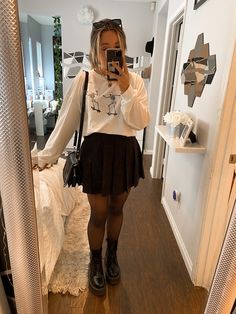 London Outfit Midsize, Midsize Fall Outfits Edgy, Small Midsize Fashion, Edgy Outfits Midsize, Vintage Outfits Midsize, Edgy Midsize Outfits, Cute Fall Outfits Midsize, Mid Size Boho Fashion, Shein Curvy Outfits