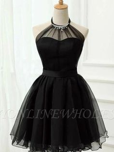 Vous recherchez robe de cérémonie,robe d'étudiante dans tulle, le style Aligne et le travail magnifique  ? Babyonlinewholesale a tout couvert sur cet élégant Robe de soirée courte noire Halter Tulle Robe de bal. Short Black Dress Formal, Black Short Prom Dresses, Black Short Homecoming Dress, Best Formal Dresses, Modest Formal Dresses, Dress With Tulle, Prom Ideas, Pride Outfit, Short Homecoming Dress