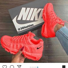 Air Max 95 Women, Neon Sneakers, Sneakers Jordans, Casual Shoes Sneakers, Jordan Shoes Girls, Custom Nike Shoes, All Nike Shoes, Nike Air Shoes, Shoes Sneakers Nike