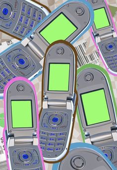 several cell phones with green screen sitting on top of each other in the same pattern