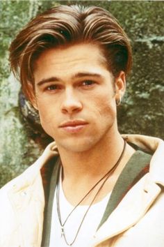 Brad Pitt in his 20's Photo for educational purposes only. Brad Pitt Haircut, Men Haircut Styles, 90s Hairstyles, Corte De Cabelo Masculino, Boys Haircuts, Grunge Hair, Long Hair Styles Men