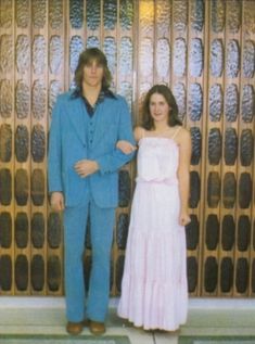 1978 old school vintage outfits 1970s prom 70s School Outfits, School Vintage Outfits, 70s School, 80’s Aesthetic, High School Prom, School Prom, Shag Carpet