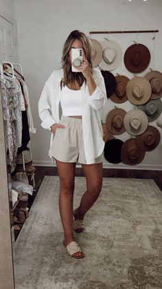 Hot Mom Summer Outfits, Women’s Summer Outfit, Summer Outfits 2023 Fashion Trends Women Over 30, Women’s Summer Outfits, Mexico Dinner Outfits, Easy Vacation Outfits, Stay At Home Mom Outfits Summer, Warm Vacation Outfits, House Warming Outfit Ideas