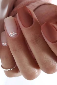 30 Pinterest Nails Wedding Ideas You Will Like | Wedding Forward Autumn Nails Ideas Simple Short, Simple Nail Designs Matte, Simple Light Nails, Matt Autumn Nails, Autumn Elegant Nails, Light Autumn Nails, Cinnamon Color Nails, Matte Nails Fall Colors, Cinnamon Nail Color