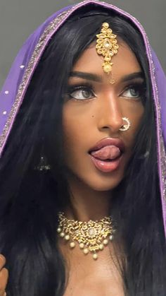 Indian Make Up Aesthetic, Kohl Eyes Indian Aesthetic, Dark Skin Indian Woman, Brown Beauty Aesthetic Indian, Dark Skin South Asian, Arabian Beauty Women Egypt, Bindi Aesthetic, Girls Eyes Aesthetic Indian, South Asian Women