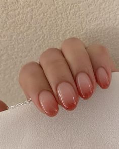 Simple Beige Nail Designs, Beige Nails Ombre, Ombre Nails Beige, Terracotta Ombre Nails, Nail Red Ombre, Nail Gel Ombre, Ombre Style Nails, Beige Red Nails, Red Nail Ombre