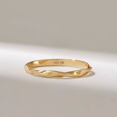 Twist Wedding Band Ring Womens Simple Mobius Band - Etsy Plain Rings Gold For Women, Band Couples, Minimal Wedding Band, Plain Gold Wedding Bands, Fiance Ring, Braided Ring Band, Wedding Band Men, Mobius Ring, Twist Wedding Band