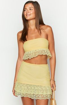 Yellow Strapless Crop Top

How to style:
The perfect going out top for hot summer () days. Pair it with a matching mini skirt () or go for a casual style with your favourite jeans (). 

Features:


  
 * Light weight material 
 * Strapless 
 * Cropped length 
 * Lots of stretch 
 * Pull on design 
 * Partially lined with mesh outer (top half lined, sheer laced detailing bottom half) Prom Midi Dress, 60's Dress, Summer Playsuit, Strapless Crop Top, Yellow Lace, Strapless Tops, Long Crop Top, Crop Top Sweater, Lace Ruffle