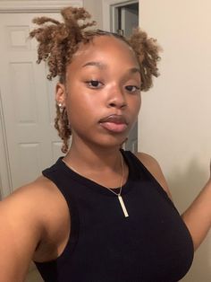 Shorts Locs Black Women, Locs For Short Hair Black Women, Hairstyles For Short Locs For Women, Short Locs Women, Short Locs Black Women, Short 4c Locs, Locs Short Hair, Short Locks Hairstyle, Locs On Short Hair