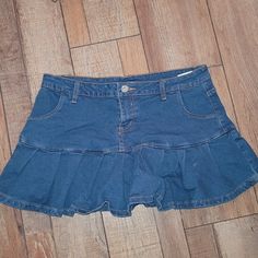 Bluejean Mini Skirt Nwot Lg 4265 Y2k Style Blue Mini Denim Skirt, Y2k Blue Mid-rise Skirt, Y2k Mid-rise Blue Skirt, Y2k Style Blue Mid-rise Skirt, Y2k Style Mid-rise Blue Skirt, Blue Denim Mini Skort, Blue Denim Skirted Bottoms, Blue Denim Lined Skort, Blue Mid-rise Cotton Skort