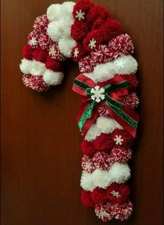 Pompom Christmas Wreath, Christmas Pompom, Handmade Christmas Crafts, Christmas Wreaths To Make, Xmas Diy