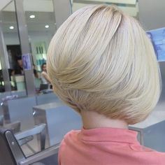 Long Inverted Bob, Platinum Hair Color, Wedge Haircut, Inverted Bob Haircuts, Asymmetrical Bob Haircuts, Wedge Hairstyles, Blonde Bob Hairstyles