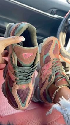 Nb Sneakers, Nike Summer Shoes, New Balances, Casual Shoes Women Sneakers, Shoes Colorful, Pretty Sneakers, Trendy Shoes Sneakers, White Nike Shoes, Pretty Shoes Sneakers