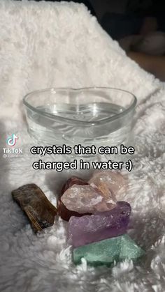 Zodia Pești, Witches Alphabet, Crystal Ideas, Crystals Meanings, Jar Recipes, Witch Tips, Free Tarot Reading, Witch Vibes