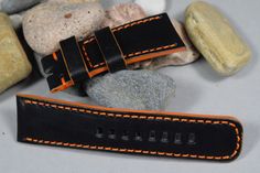 Caracteristics: Model : SF - IMOLA ORANGE GENUINE Calf Leather Color : Black/ORANGE Handmade ONLY VALID FOR TANG BUCKLE (PHOTOS) Cut : Sevenfriday Width : 28 mm (at the watch) - 24 mm (at the buckle) Length : 125 / 80 mm Thickness : aprox. 4 mm Edges : PAINTED Keeper : 1 fix + 1 floating Waterproofed: NO Logo stamped Buckle : GRATIS INCLUDED PLEASE SELECT THE COSTFREE BUCKLE YOU WISH FROM THE LAST PHOTO 1. PAM STYLE BRUSHED 2. PAM STYLE POLISHED 3. PAM STYLE PVD BLACK 4. PAM STYLE VINTAGE FOR SP Handmade Black Leather Watch Bands, Handmade Black Leather Watch Accessories, Matte Skin, Logo Stamp, Leather Pouch, Photo 1, Black Orange, Watch Strap, Leather Handmade