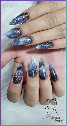 Easy Halloween nails include simple and low key nail art, such as spider webs, pumpkins, zombies and many others. Check out more ideas!