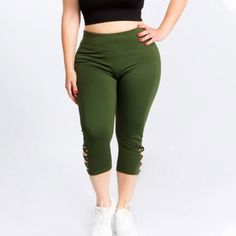 Forest Green Plus Size Cross Me Pocket Capri – Runner Island® Ab Workout At Home, Track And Field, Lattice, Forest Green, Women's Leggings