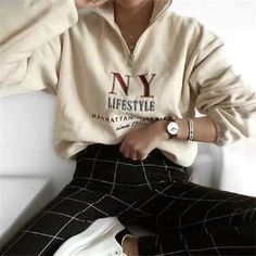 College Clothes, Sweatshirt Women Casual, Alphabet Embroidery, Winter Outfits For School, Retro Mode, Sweatshirt Women, Queenstown, Retro Stil, Spring And Autumn