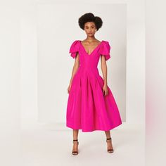 $2,900 New Oscar De La Renta Stunning Silk Pink Runway Midi Dress Gown Us Xl 12 Please See Pictures For The Beautiful Details. From Resent Collection - 2018. Look Like It Was Never Worn. - This Dress Is Beyond Beautiful Oscar De La Renta Beautiful Silk Dress. Fully Linned With Pure Silk. Beautifully Shaped, For Perfect Figur. Rare And Gorgeous Piece Of Art. Fine Tailor Work When You Want Just The Best. Back Zipper. Size Us 12 From Famous Oscar De La Renta. Oscar De La Renta Give Us Pure Style An Evening Midi Dress With Voluminous A-line Skirt, Spring Voluminous A-line Dress, Elegant Voluminous Party Dress, Elegant Floor-length Dress With Voluminous Skirt, Spring V-neck Dresses With Structured Shoulders, Spring Evening Dress For Wedding Guest With Pleated Bodice, Spring Midi Dress With Pleated Bodice For Wedding Guest, Spring Wedding Guest Evening Dress With Pleated Bodice, Spring Wedding Guest Midi Dress With Pleated Bodice