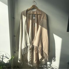 Nwt One Size Pink & Beige Poncho Cozy Shawl Poncho For Spring, Chic Fall Poncho For Beach, Chic Beach Poncho For Fall, Chic Fall Beach Poncho, Fall Beach Cape Shawl, Oversized Spring Cape Shawl, Oversized Cape Shawl For Spring, Beach Cape Shawl For Fall, Fall Beach Cape