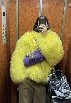 Gilda Ambrosio, Valentino Bag, Bag Outfit, Ootd Inspo, Street Style Edgy, Love Travel, Fall Fits, Travel Fashion, Winter 2023