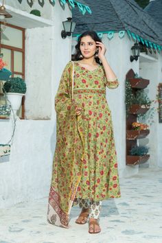 GREEN COTTON FLORAL PRINTED ANARKALI SUIT SET Angrakha Anarkali, Cotton Anarkali Suits, Angrakha Style, Printed Anarkali, Olive Top, Cotton Anarkali, Salwar Suits Online, Cotton Dupatta, Green Bottom