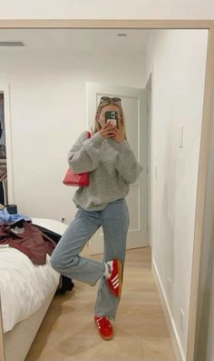 Outfit For Class College, Fall Outfits For Class College, Europe Aesthetic Outfit Fall, Cardigan And Sneakers Outfit, Winter Class Outfits College, Fall Outfit Inspo Casual, Ireland Winter Outfits, Red Sneaker Outfit, Boston Aesthetic Outfits