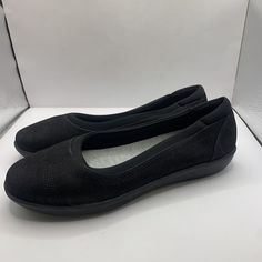 Clarks Ayla Low Slip-On Nwob Black Flats Comfort Size 8 Wide E6 . Shipped With Usps Ground Advantage. Black Flats With Arch Support For Spring, Black Synthetic Flats With Arch Support, Black Flats With Arch Support And Round Toe, Black Casual Flats With Arch Support, Casual Black Flats With Arch Support, Black Flats With Arch Support And Medium Width, Black Flats With Textured Sole, Black Fitted Round Toe Flats, Casual Fitted Synthetic Flats