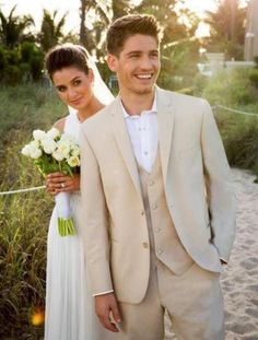 Wedding suit - Summer Color - AlbertoNardoniStore Beach Wedding Groom Attire, Men's Tuxedo Wedding, Beach Products, Beach Wedding Suits, Mens Wedding Suits, Suit Groom, Prom Suits For Men