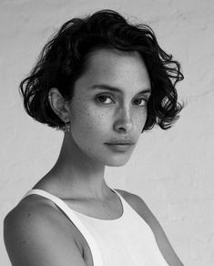 chunky bob | bob | short hair | hair trends | short hair inpo | hair inspo | haircut inspo | fall hairstyles | autumn hair | fall hair | autumn hairstyles | hershesons Hair Inspo Haircut, Autumn Hairstyles, Bw Portrait, Haircut Inspo, Autumn Hair, Fall Hairstyles, Short Curly Haircuts