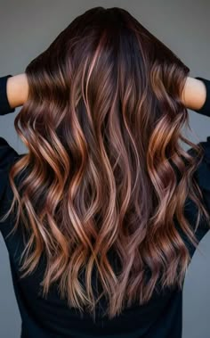 34 atemberaubende Herbst-Balayage-Ideen für Brünette, die du diese Saison ausprobieren solltest Fall Balayage Brunette, Subtle Copper Highlights, Copper Balayage Brunette, Brunette Ideas, Cinnamon Balayage, Balayage Hair Copper, Burgundy Balayage, Fall Balayage, Balayage Styles