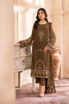 Pakistani Party Dress Sifon Dress, Party Wear Pakistani Dresses, Manpreet Kaur, Designer Pakistani Suits, Salwar Kameez Pakistani, Mom Dresses, Shadi Dresses, Latest Salwar Kameez, Happy Janmashtami