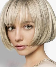 Short Hair Summer 2023, Kitty Cut Hairstyle, Layered Bobs For Thick Hair, Bobs For Thick Hair, Fringe Bob Haircut, Trendy Bob Haircuts, Short Stacked Hair, Trends In 2023