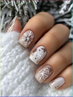 Winter Christmas Nails Snowflake, Short Nail Designs Holiday, Festive Winter Nails, Snowflake Gel Nail Designs, Snowy Christmas Nails, Christmas 2024 Nail Designs, Snowman Nail Art Designs, Winter Nails Ideas Short, Short Festive Nails